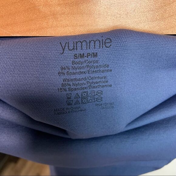 Yummie Crop Length Indigo Seamless Blue Leggings Size Small/Medium (P2) - Picture 7 of 7